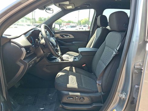 Used 2023 Chevrolet Traverse LT FWD image 14