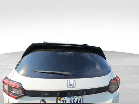 Used 2023 Honda Pilot Touring image 9