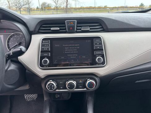 Used 2021 Nissan Versa SV image 13