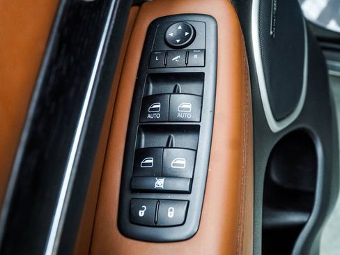 Used 2020 Jeep Grand Cherokee Summit AWD/4WD image 34