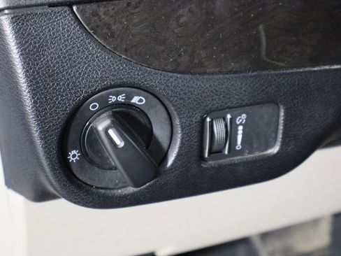 Used 2019 Dodge Grand Caravan SE image 24