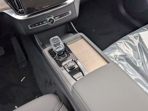 New 2026 Volvo XC90 B6 Plus w/ Protection Package Premier image 17