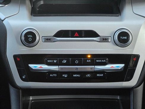 Used 2023 Ford Explorer XLT w/ Equipment Group 202A image 15