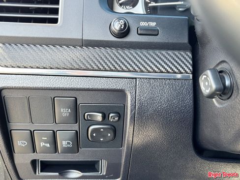 Used 2017 Toyota Land Cruiser AWD/4WD image 30