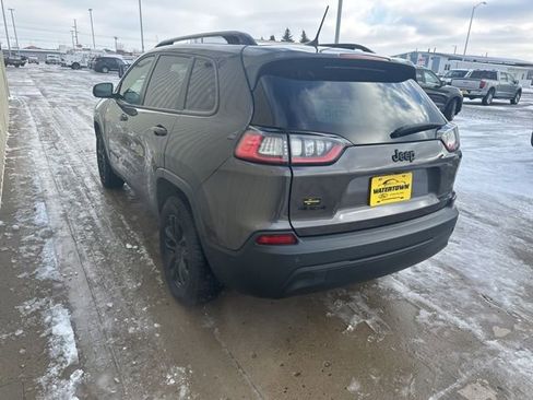 Used 2023 Jeep Cherokee Altitude Lux image 5