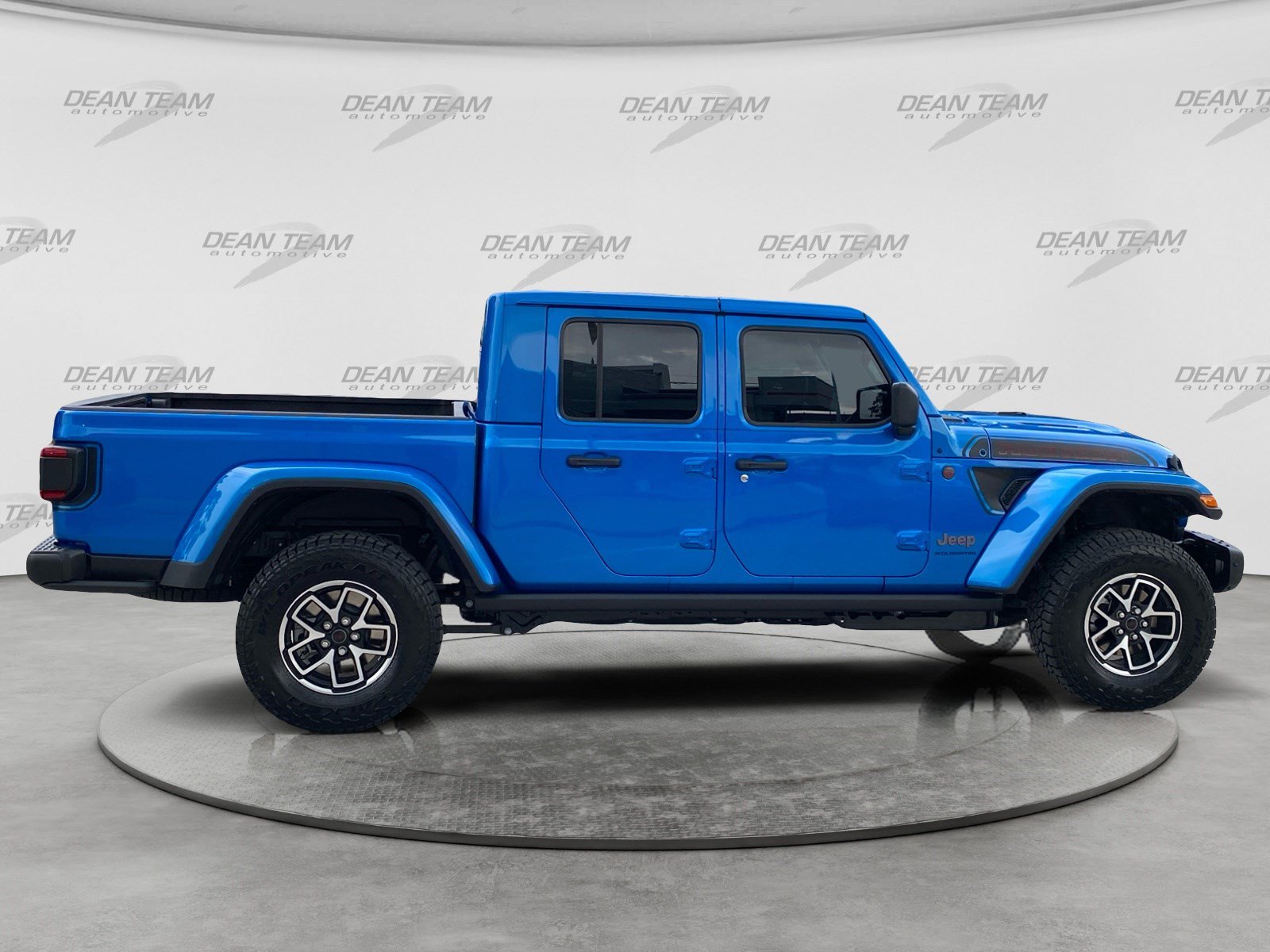Used 2026 Jeep Gladiator Mojave AWD/4WD image 9