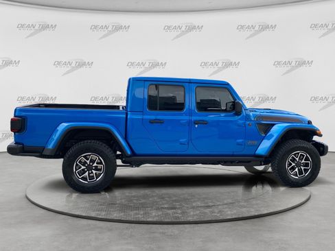 Used 2026 Jeep Gladiator Rubicon AWD/4WD image 9