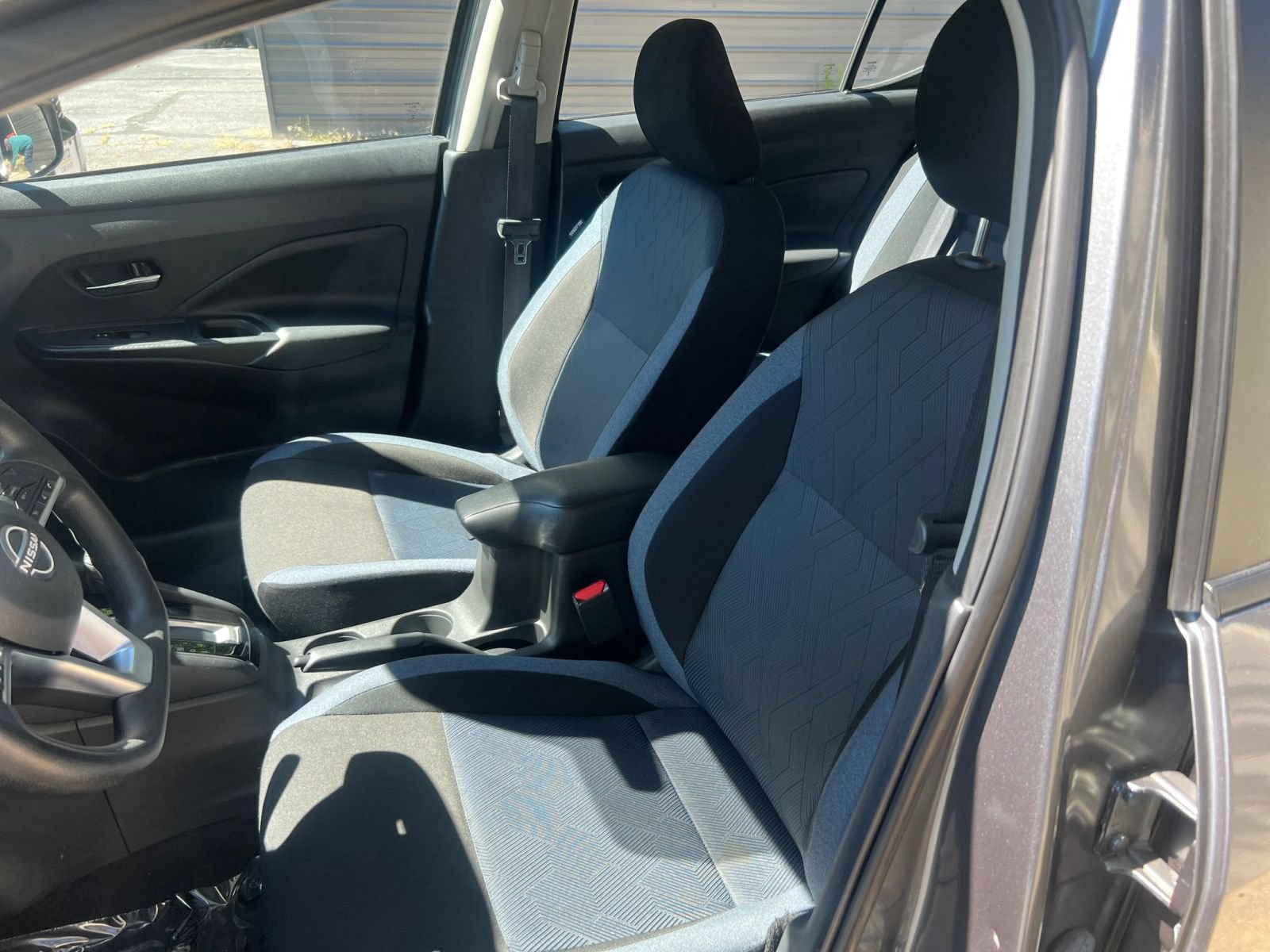 Used 2025 Nissan Versa SV FWD image 30
