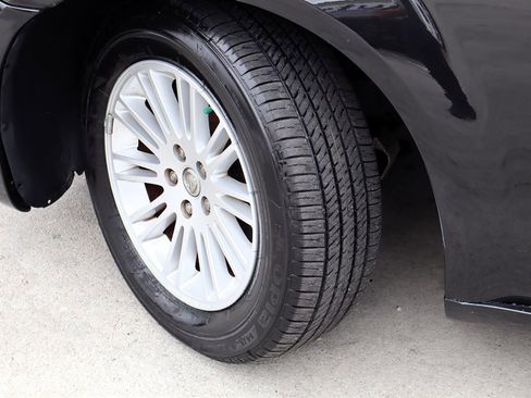 Used 2008 Chrysler 300 Touring RWD image 10