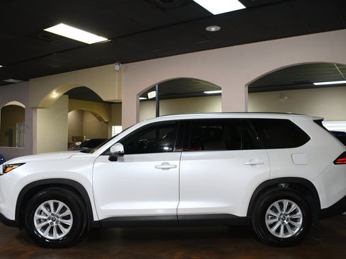 Used 2024 Toyota Grand Highlander FWD image 51