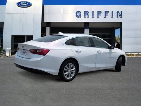 Used 2025 Chevrolet Malibu LT FWD image 4