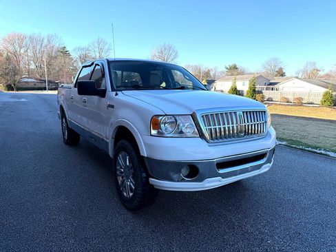 Used 2007 Lincoln Mark LT 4x4 image 12