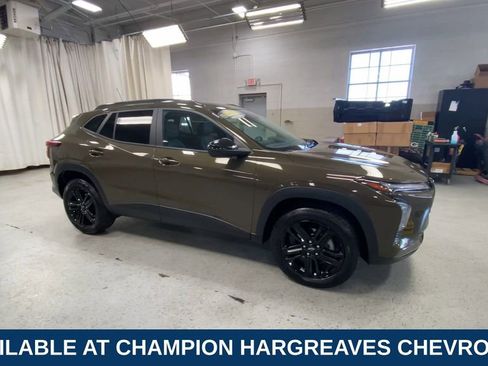 Certified 2024 Chevrolet Trax ACTIV FWD image 3