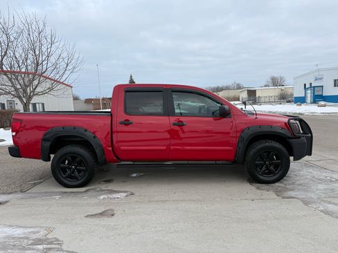 Used 2011 Nissan Titan SV image 4