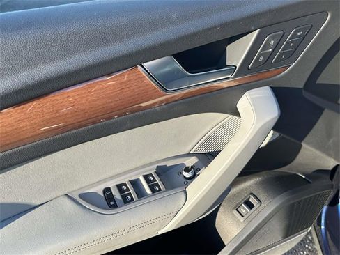 Used 2022 Audi Q5 2.0T Premium Plus w/ Premium Plus Package image 21