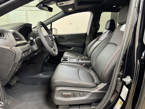 Used 2025 Honda Odyssey Sport-L image 12