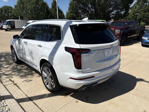 Used 2024 Cadillac XT6 Premium Luxury w/ Platinum Package AWD/4WD image 11