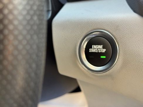 Used 2024 GMC Terrain SLE w/ Fleet Convenience Package image 21