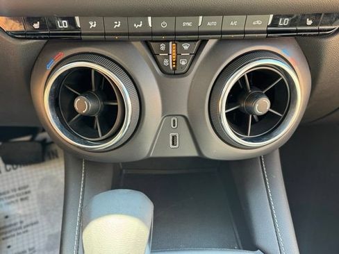 Used 2025 Chevrolet Blazer LT FWD image 18