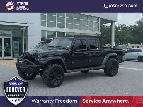 Used 2020 Jeep Gladiator Overland AWD/4WD image 2