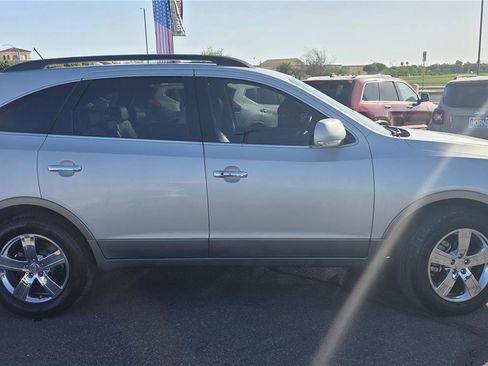 Used 2009 Hyundai Veracruz Limited w/ Navigation Pkg 4 FWD image 4