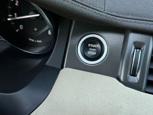 Used 2019 Land Rover Range Rover Evoque AWD/4WD image 32