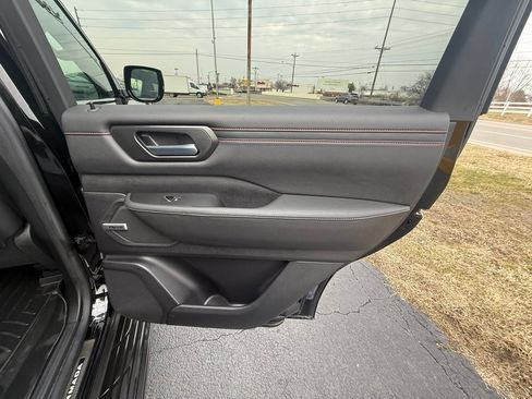 Used 2025 Nissan Armada PRO-4X w/ Pro-4X Premium Package image 22