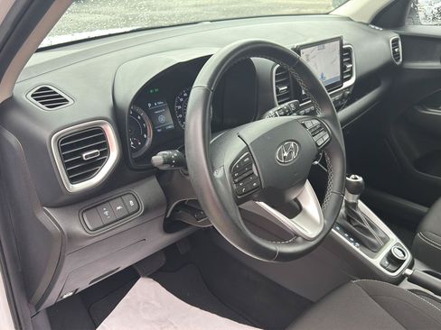 Used 2021 Hyundai Venue SEL w/ Premium Package FWD image 15