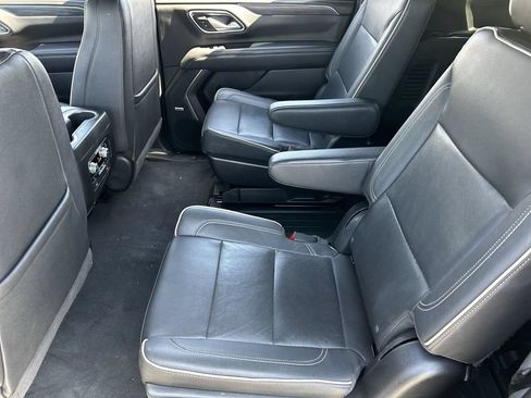 Used 2022 GMC Yukon XL SLT w/ SLT Luxury Package AWD/4WD image 25