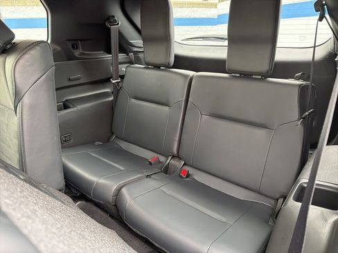 Used 2024 Mitsubishi Outlander SE image 17