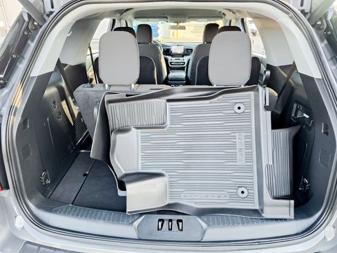 Used 2023 Ford Explorer XLT image 43