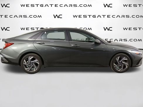 Used 2025 Hyundai Elantra SEL FWD image 47