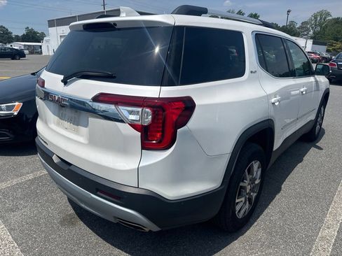 Used 2021 GMC Acadia SLT w/ LPO, Bright Accent Package FWD image 4