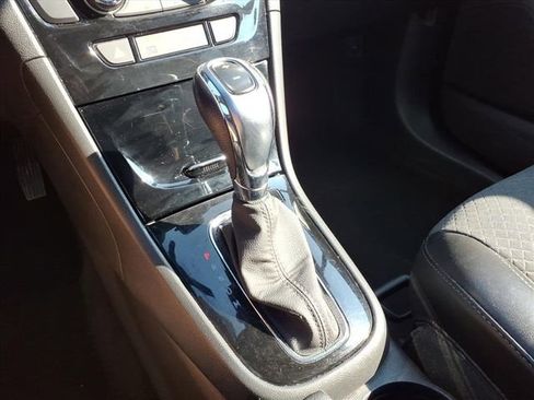 Used 2022 Buick Encore Preferred image 28