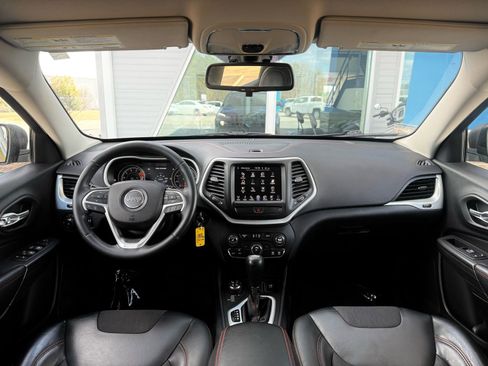 Used 2016 Jeep Cherokee Trailhawk image 34