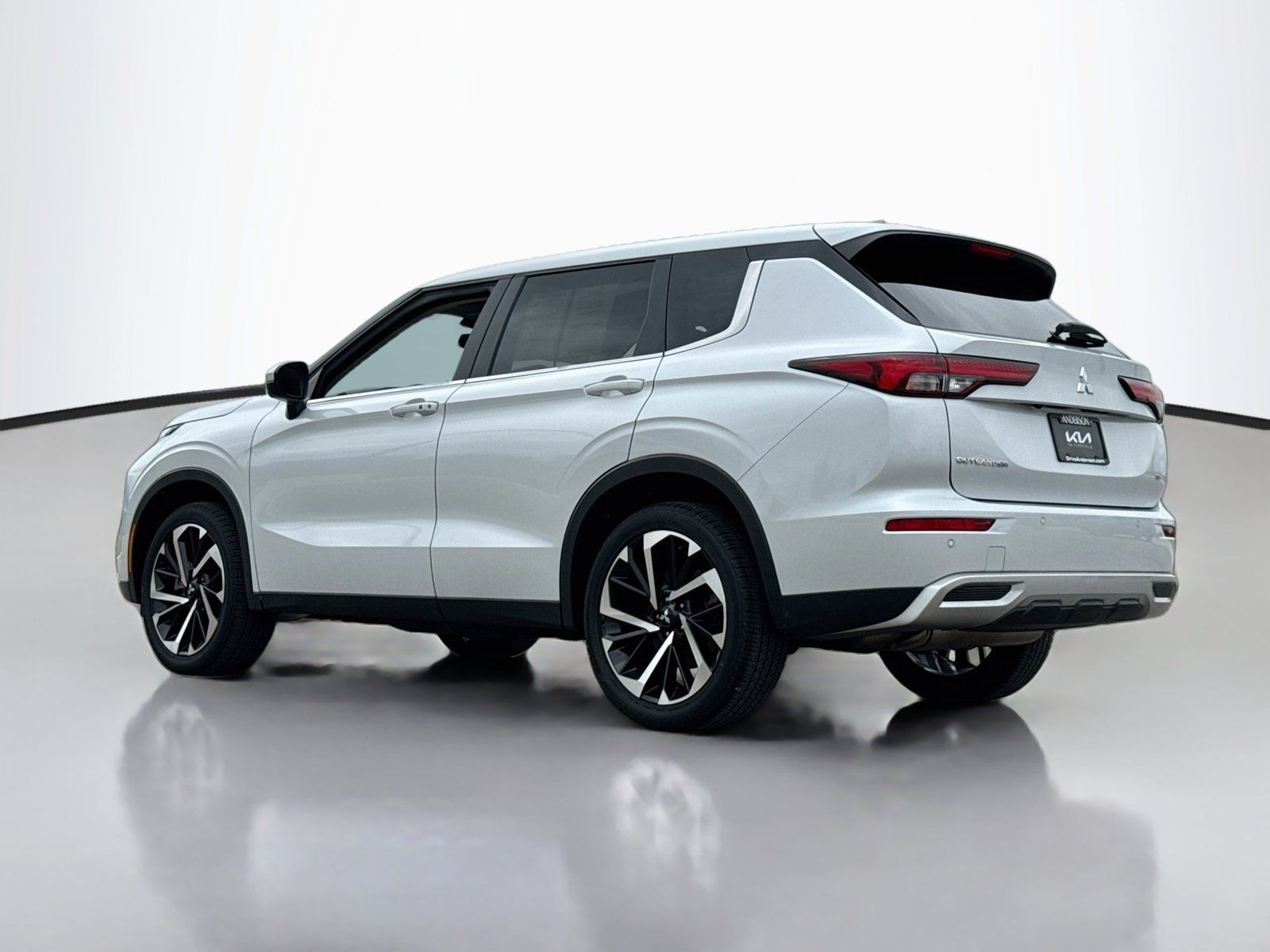Used 2023 Mitsubishi Outlander SE AWD/4WD image 5