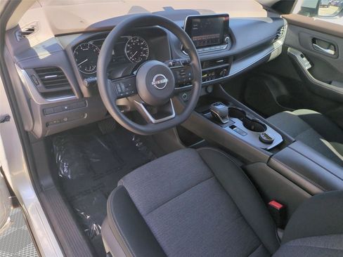 Used 2023 Nissan Rogue SV AWD/4WD image 16