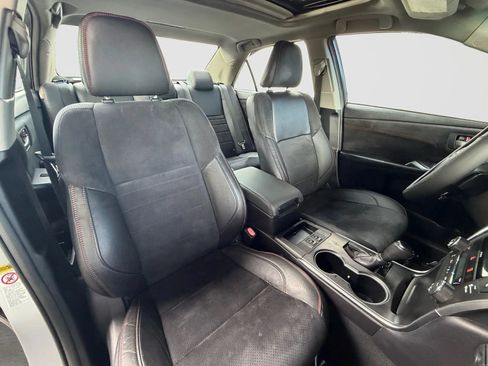 Used 2017 Toyota Camry XSE w/ Moonroof Package FWD image 21