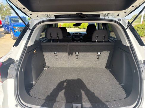 Used 2022 Chevrolet TrailBlazer LT w/ Convenience Package FWD image 12