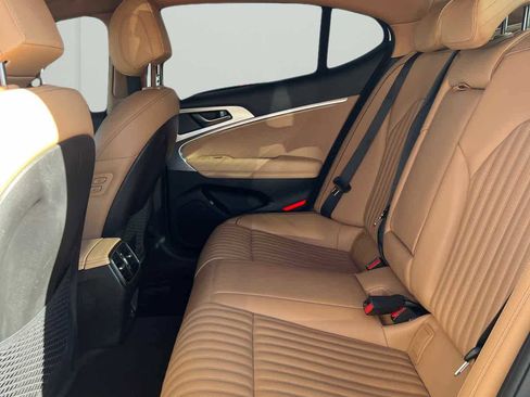 Used 2022 Genesis G70 3.3T image 11