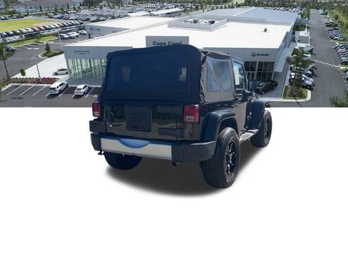 Used 2015 Jeep Wrangler Sahara w/ Connectivity Group AWD/4WD image 9