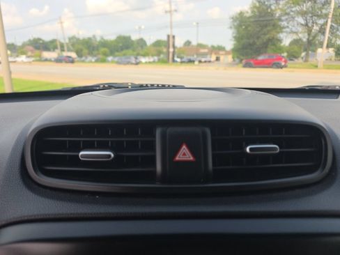 Used 2014 Kia Soul FWD image 21
