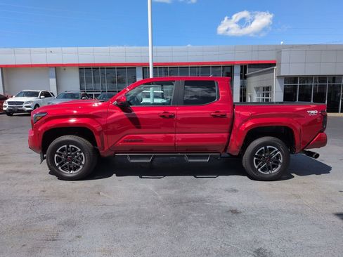 Certified 2025 Toyota Tacoma TRD Sport image 2