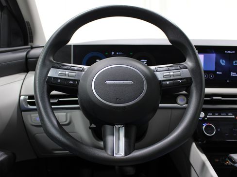 Used 2025 Hyundai Tucson SEL FWD image 9
