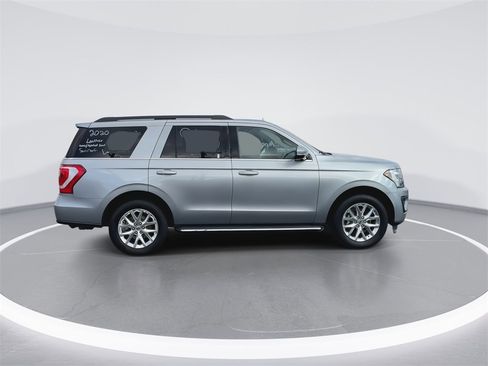 Used 2020 Ford Expedition XLT w/ Equipment Group 202A image 9