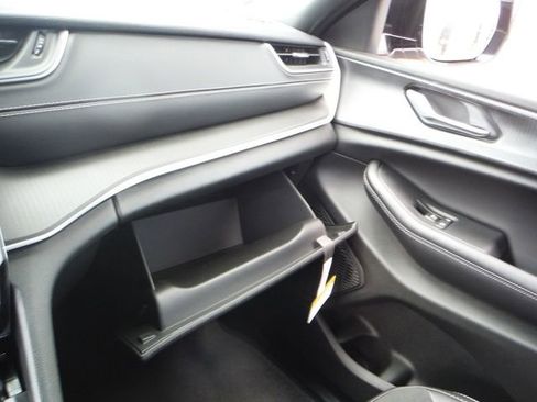 New 2025 Jeep Grand Cherokee L Altitude AWD/4WD image 34