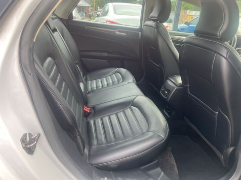 Used 2017 Ford Fusion Energi SE FWD image 17