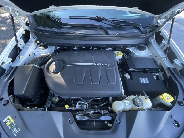 Used 2019 Jeep Cherokee Limited AWD/4WD image 30