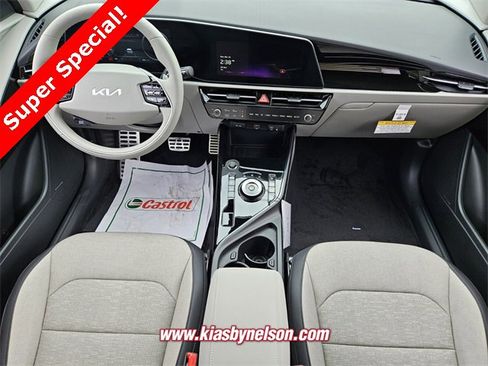 New 2025 Kia Niro Wave w/ Wave Preserve Package image 8