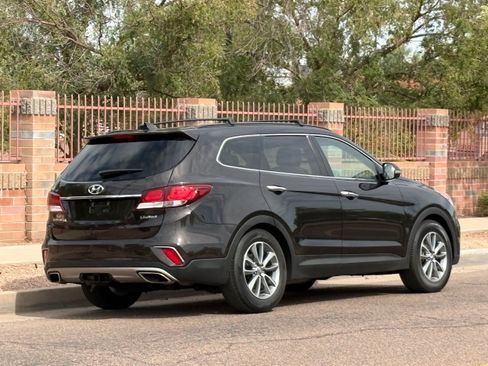 Used 2017 Hyundai Santa Fe Limited FWD image 10
